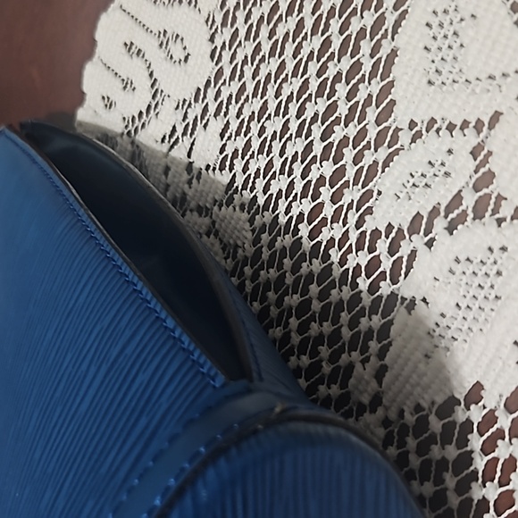 SALE FOR 24 HRS. LOUIS VUITTON EPI, guc - Picture 11 of 17